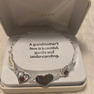 NWOT Grandmother’s Love Bracelet in Silver